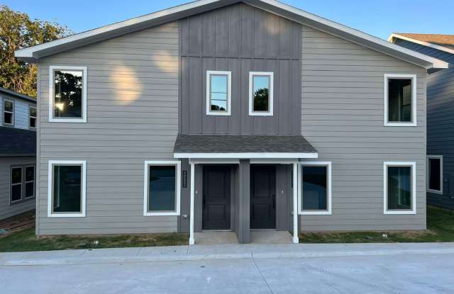 2428-2430 South Fannin Avenue