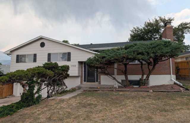 Available Now! 3 Bedroom plus Office, 3 Bathroom - Great Mountain View!