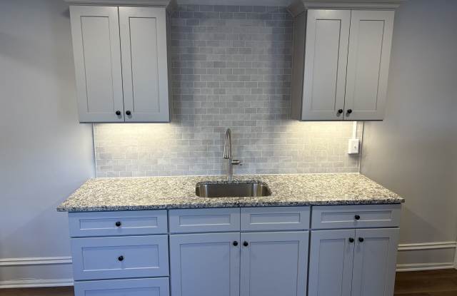 Photo of 832 North Duke Street - 2