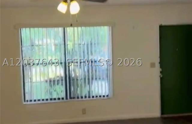 792 Lantern Tree Ln