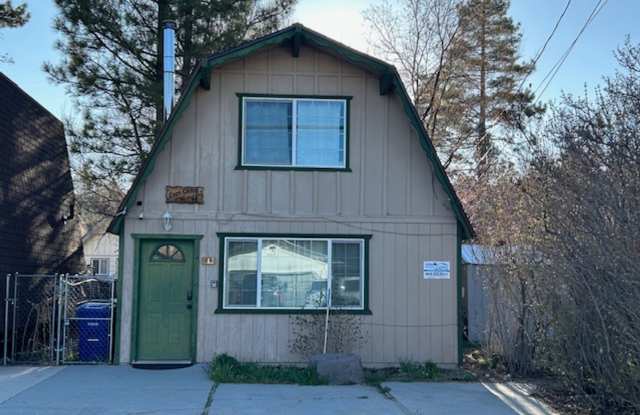 2 bed / 2 bath with laundry - 1031 Sequoia Drive, Big Bear City, CA 92314