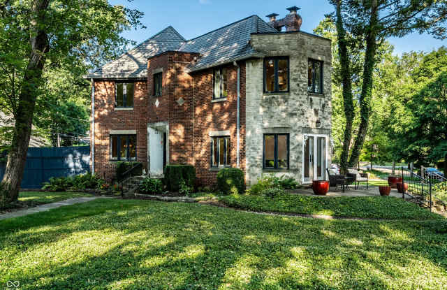 Photo of 5758 Wildwood Avenue