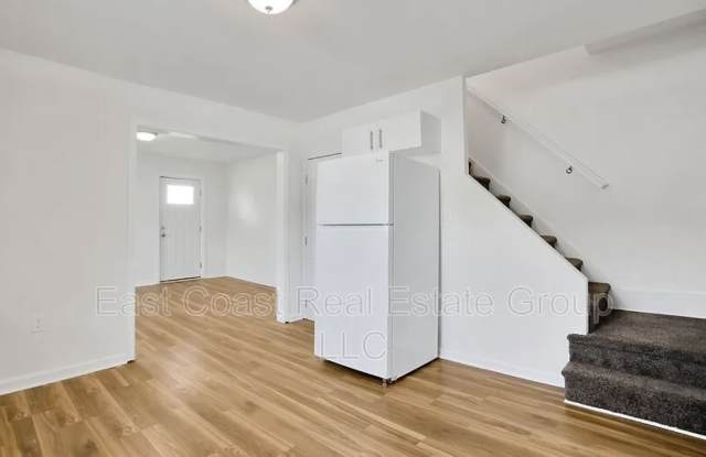 Photo of 15731 Fenton Ave