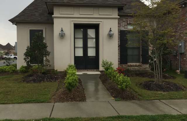3 BR/ 2BA Off Nicholson between Bluebonnet & University Club