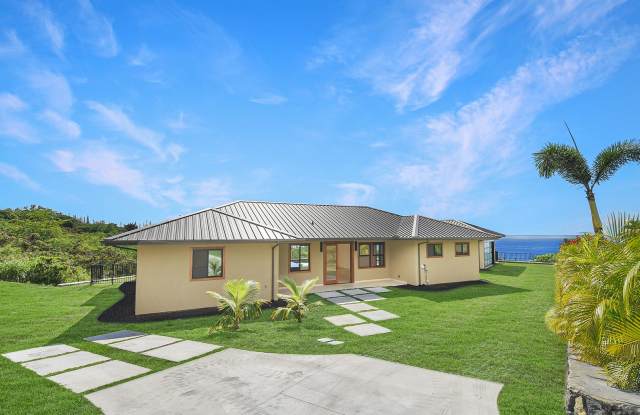 Stunning New Custom Home in Bayview Estates – Your Slice of Paradise