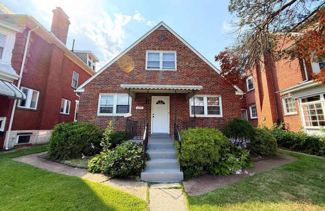 633 NOBLE Street