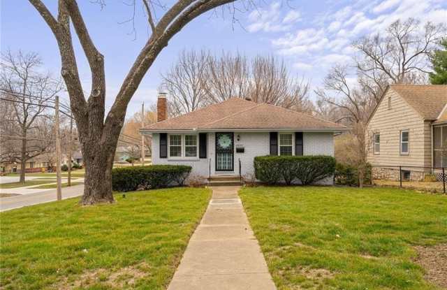 8830 Ivanhoe Trail