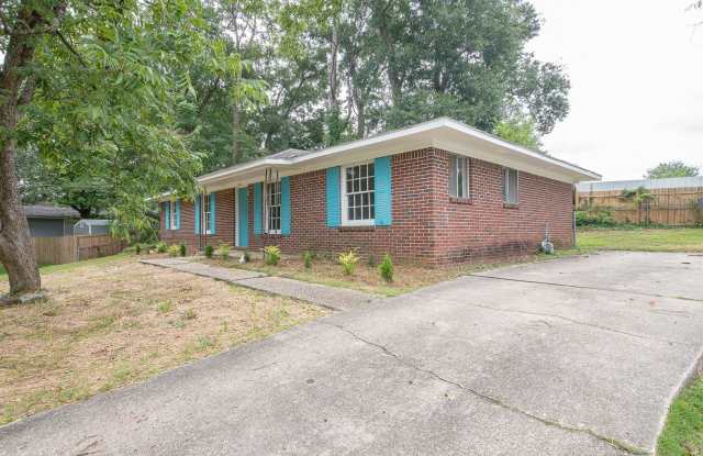 Coming Soon! Spacious 3 Bedroom 2 Bath!