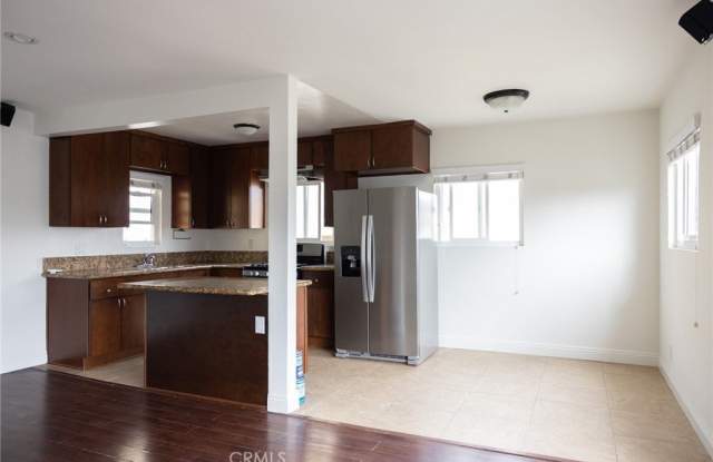 2727 Griffith Park Boulevard 1/2