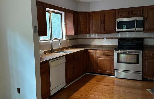 7811 WENDY RIDGE LANE