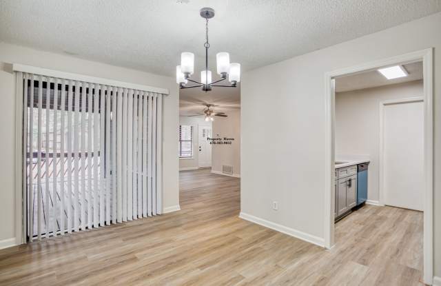 4031 Hawthorne Circle - 2