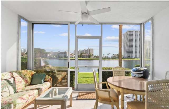 20 YACHT CLUB Drive