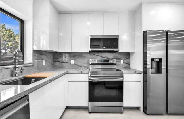 8011 Southwest 18th Terrace