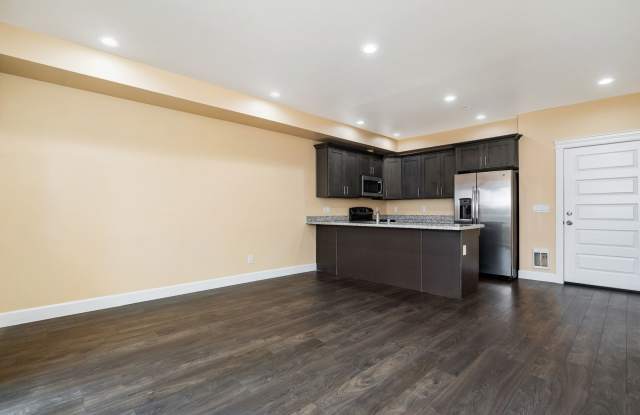 Marigold Apartments - Make Spirits Bright In Your New Apartment