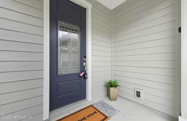 Beautiful and spacious 3-bedroom, 2.5-bathroom home with a loft available for rent in the desirable Brookside Preserve community!