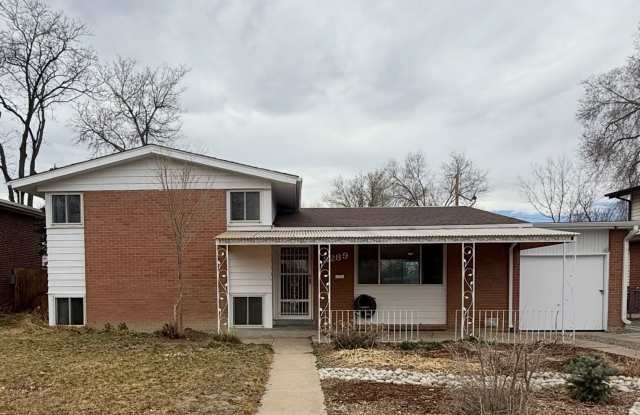 $0 DEPOSIT OPTION, CHARMING 3 BED 2 BATH TRADITIONAL HOME!! HUGE YARD, STEPS FROM PEORIA STATION