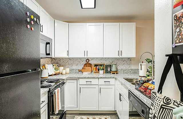 Student Housing - The Hills Northview Apartments