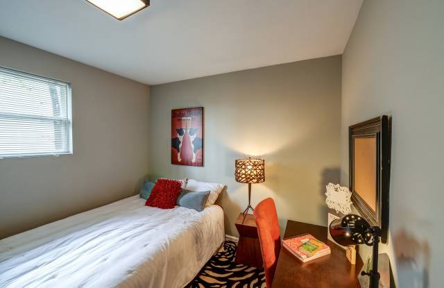1837 Grayland Avenue - B