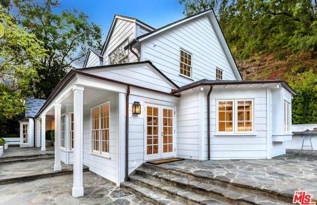 1440 Stone Canyon Rd