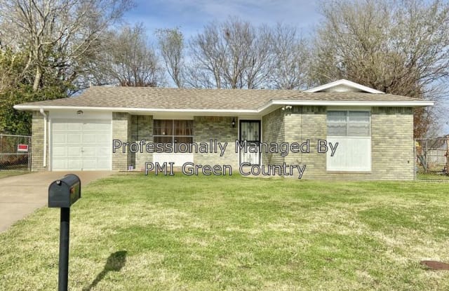 2517 E 34th St N - 2517 East North 34th Street, Tulsa, OK 74110