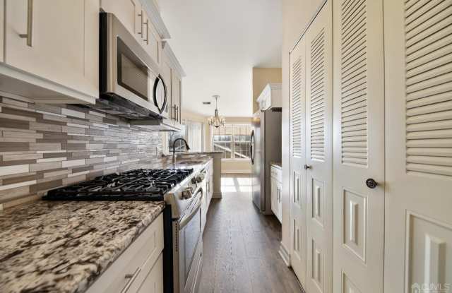 3373 Cypress Court