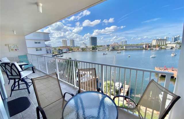 Photo of 400 Golden Isles Dr