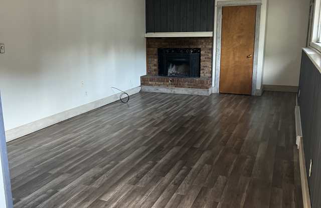 1607 West Olive Street