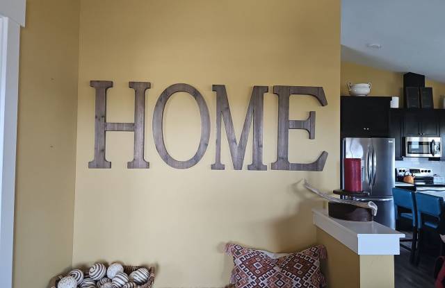 Home with Mountain View *Fully Furnished