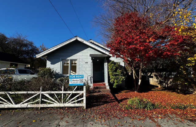 Photo of Sit out with your pet on the patio of this Arcata home!
