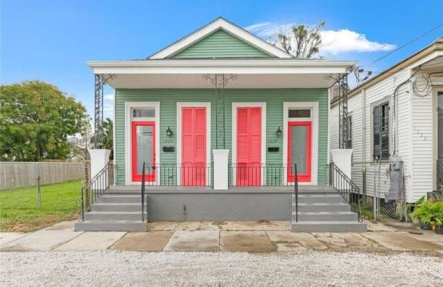 1226 COLUMBUS Street