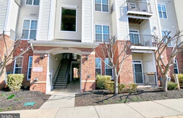 21216 MCFADDEN SQ #108