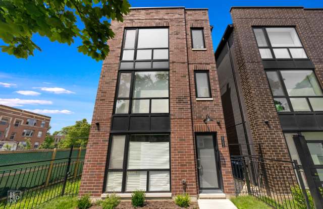 Photo of 6152 South Champlain Avenue