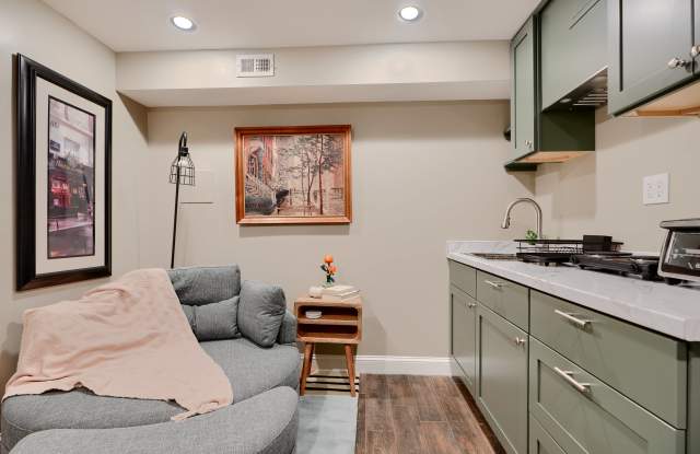 24 South Potomac Street