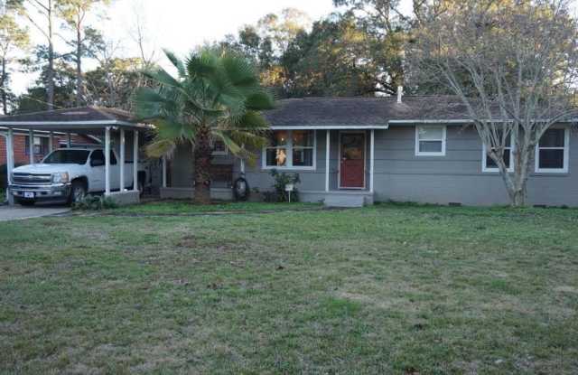 1761 E LEONARD ST - 1761 East Leonard Street, Pensacola, FL 32503