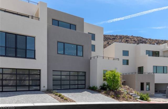 454 Tranquil Peak Court