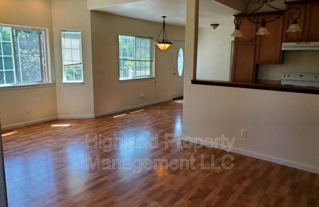 1247 NE Williams Dr. (Upper)