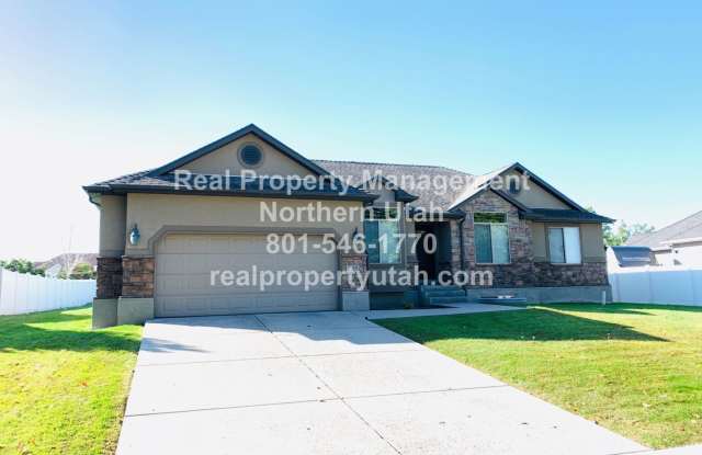 3 Bedroom 2 Bath Home in Roy Now Available!