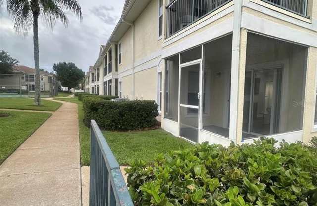 8804 GRAND PALMS CIRCLE