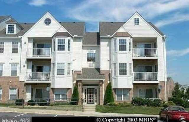 8941 TOWN CENTER Circle unit: 2-307