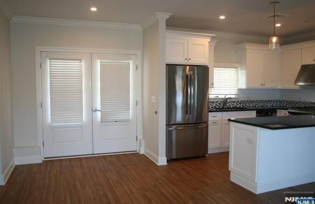 201-205 Franklin Avenue 205A
