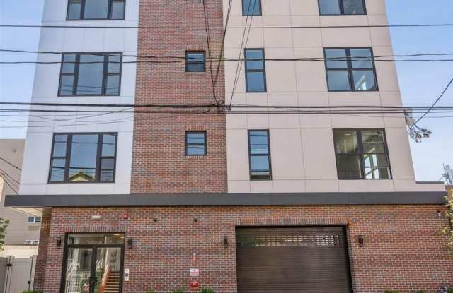 Photo of 6108 HUDSON AVE