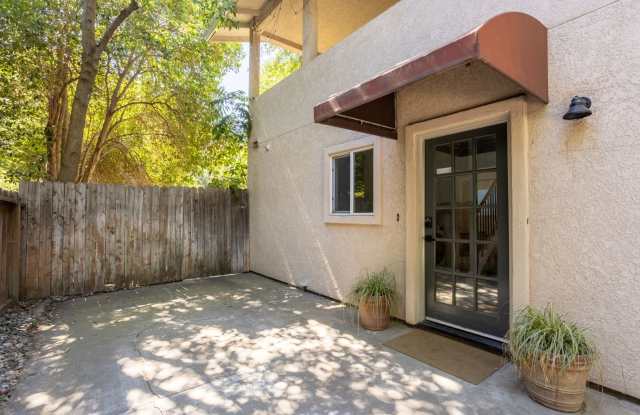 Photo of Ultra Unique Chico Tree House in The Avenues