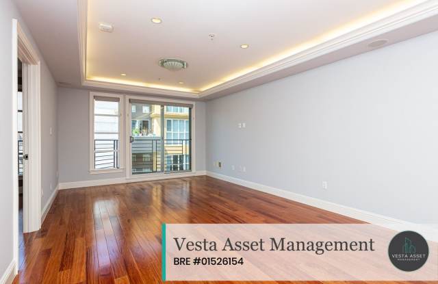 Photo of SPACIOUS TOP FLOOR 3 BED/2.5 BATH CONDO WITH WASHER  DRYER AND PARKING