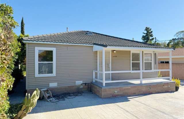 Photo of 10404 Jardine Avenue