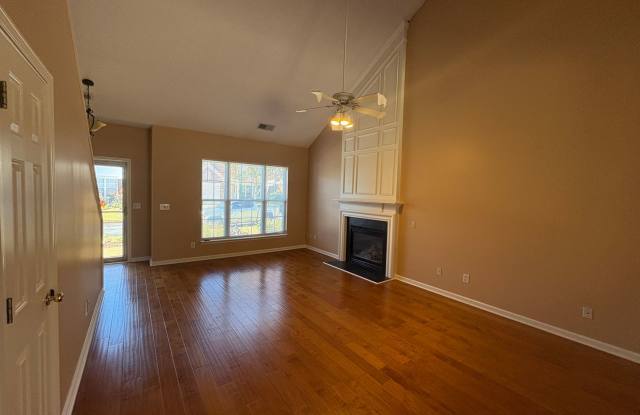 3/2.5 Townhome Available Now!