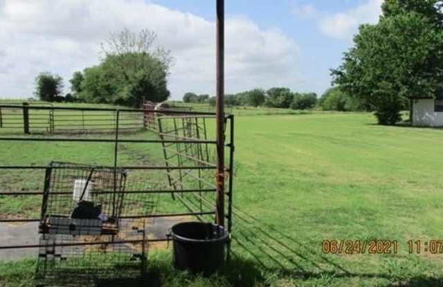 924 L R Campbell Road