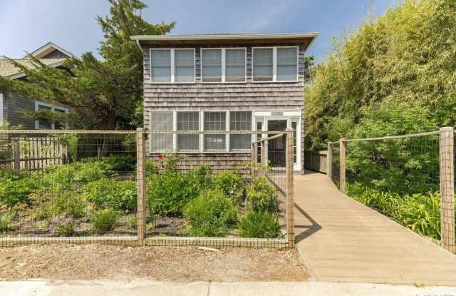 Photo of 993 Surfview Walk