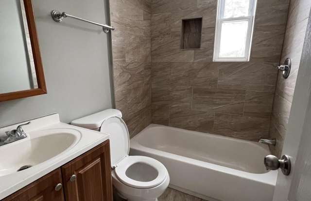 4612 HILLSIDE Road SE unit: 4