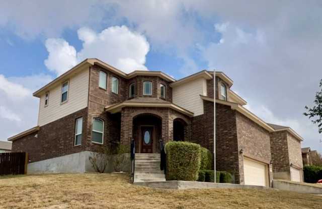 *Spacious 5 Bedroom, 3.5 Bath Home in Northeast San Antonio* minutes from Randolph AFB and Ikea!!
