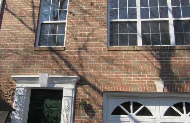 13252 GOLDERS GREEN Place